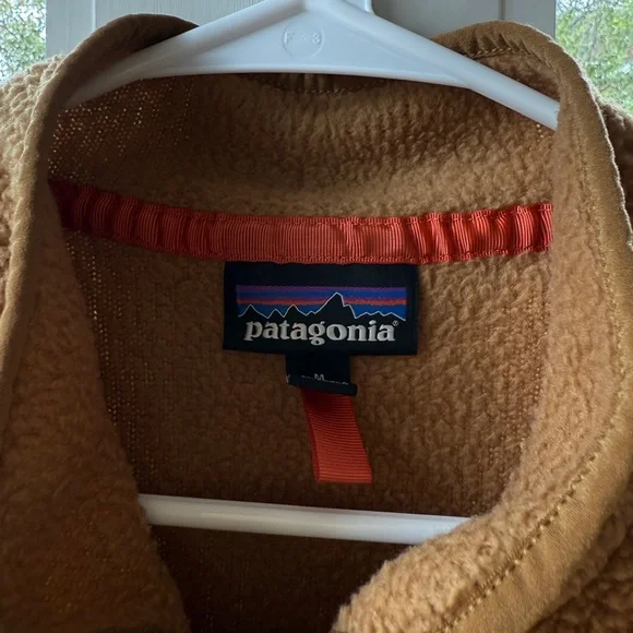 Patagonia Women’s Retro Pile Marsupial Pullover – Style 22835FA21 – Size M - Picture 3 of 5